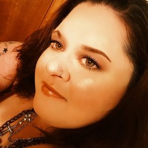 Meet your Posher, Cassandra